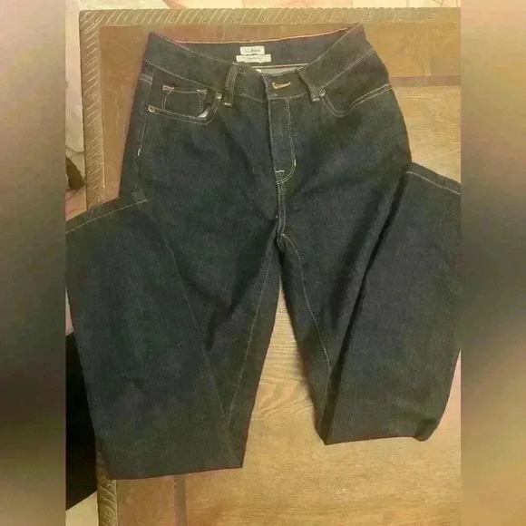 L.L. Bean classic fit jeans Size 2 Reg - Picture 4 of 5